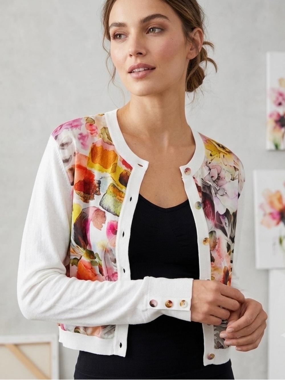 Guess x Marciano White Floral Artsy Crop Cardigan Size Large.